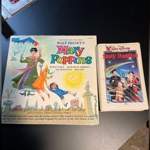 Walt Disney Home Video Mary Poppins 1982 VHS and Record Book